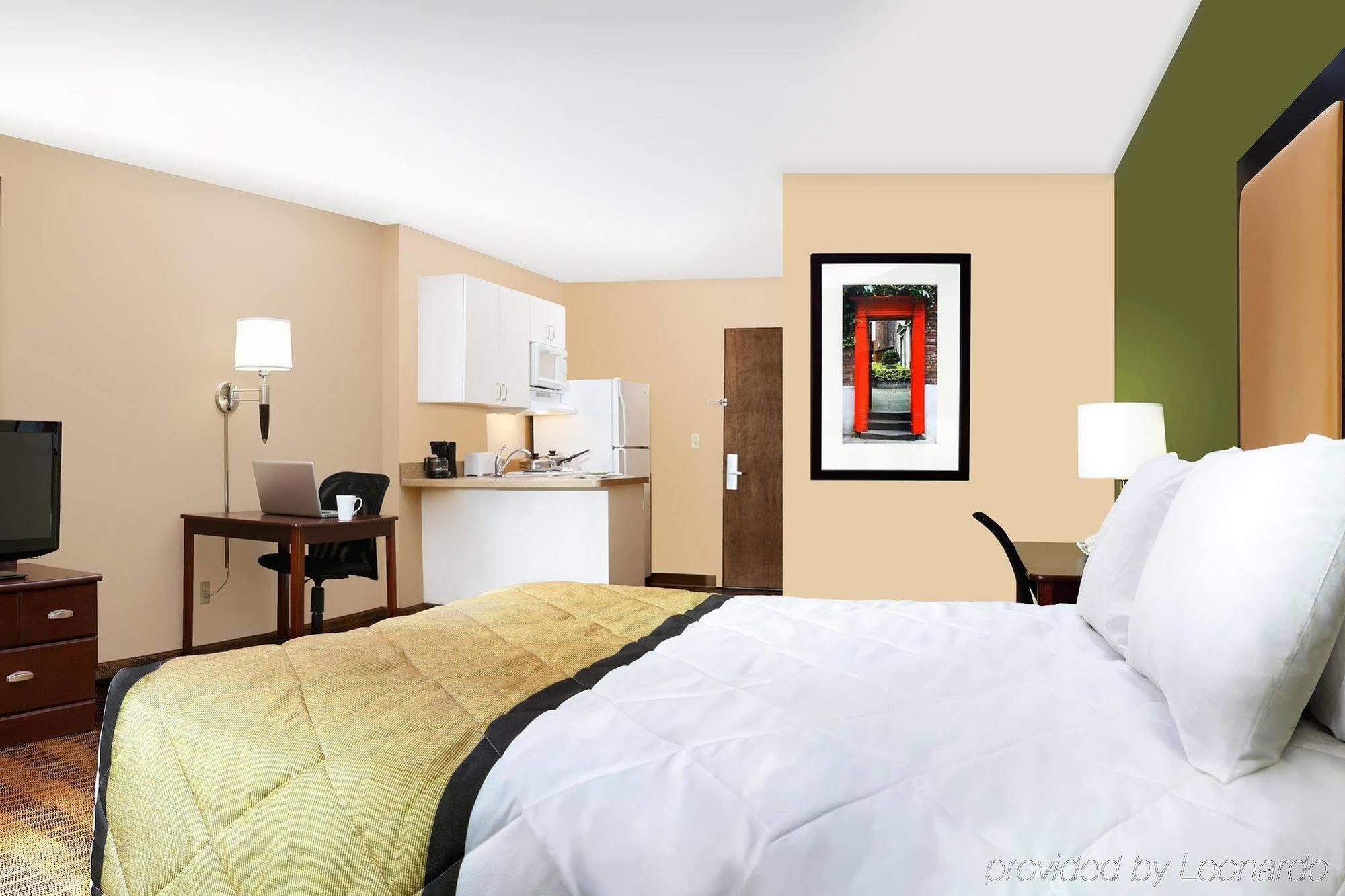 Sonesta Simply Suites Lafayette Airport Exterior photo